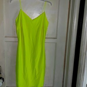 Neón yellow dress